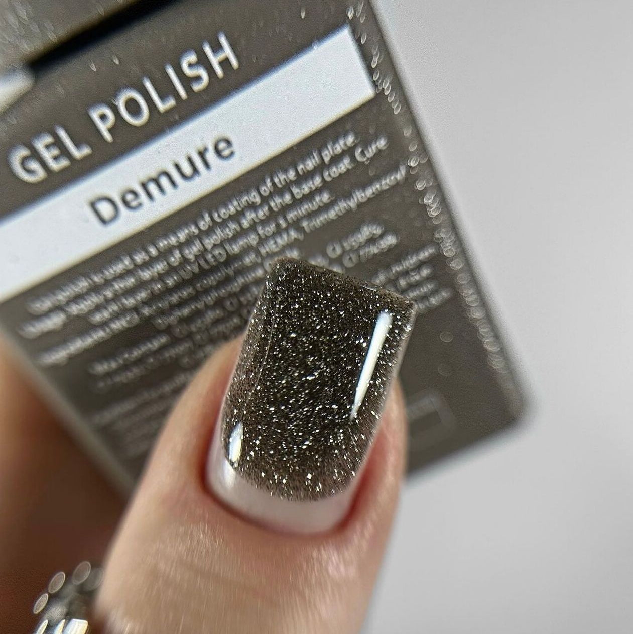 HEYLOVE - Reflective Gel Polish Demure, 15ml
