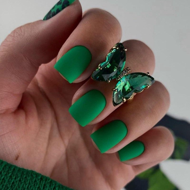 PANTONE#7 11ml- HOLY MOLLY™