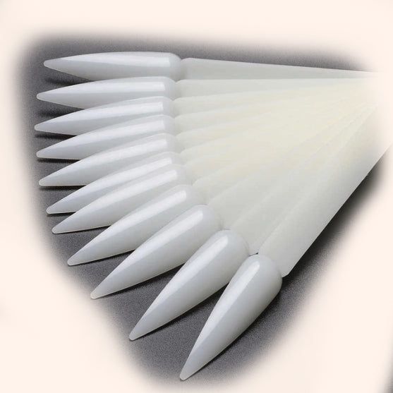 NATURAL LONG NAIL TIPS STILETTO (swatch)