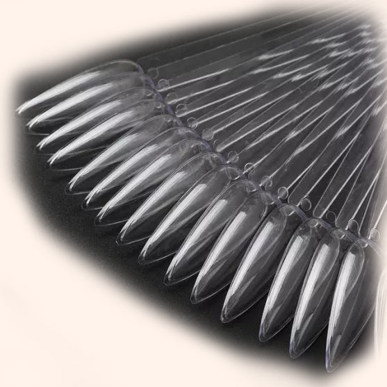 CLEAR SHORT NAIL TIPS STILETTO (swatch)