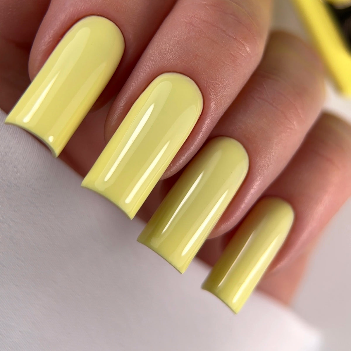 HELLO - Gel Polish Citron, 15ml