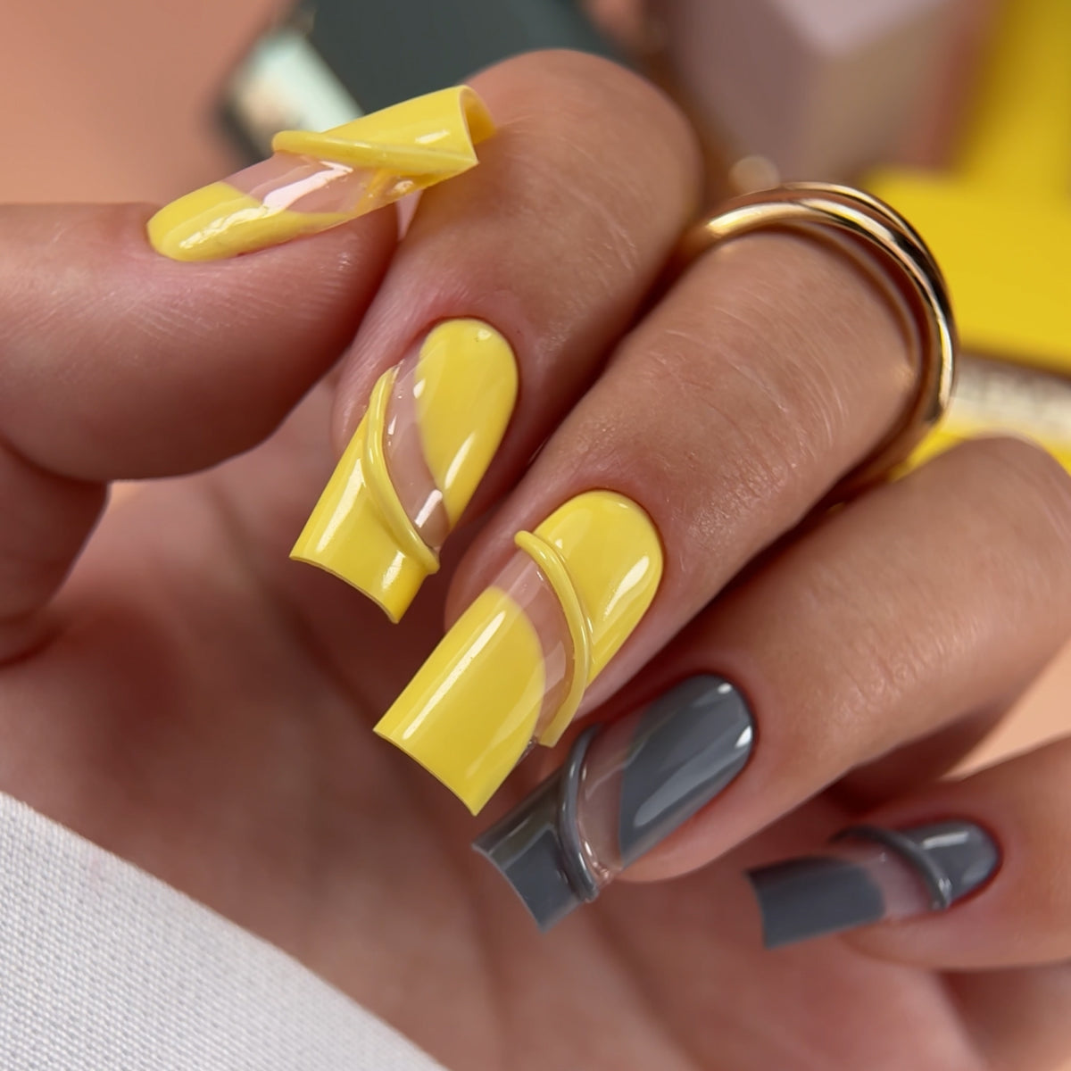 HEYLOVE (ex HELLO) - Gel Polish Sunshine, 15ml